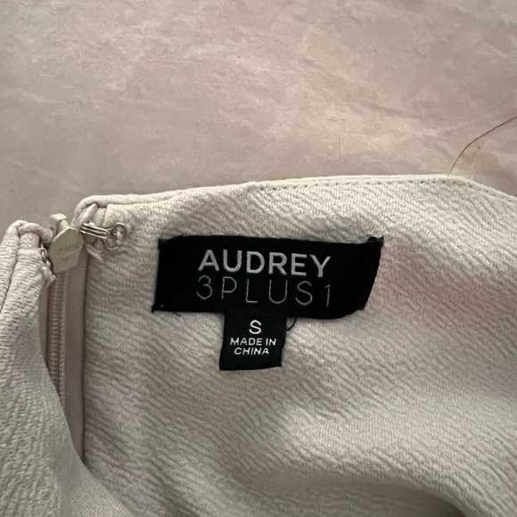 Dress - Picture 4 of 4